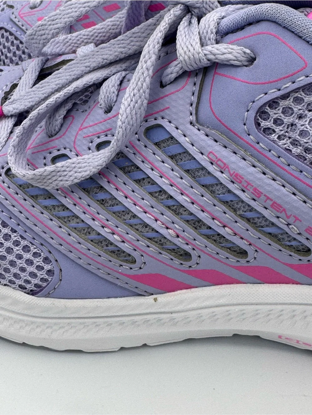 Skechers GO RUN Consistent 2.0 Low Top Sneakers Lilac and Pink- New
